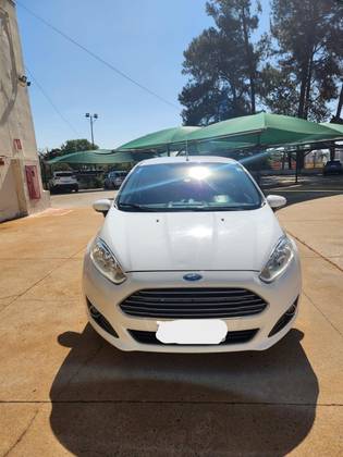 FORD FIESTA 1.6 SE HATCH 16V FLEX 4P POWERSHIFT FORD FIESTA 1.6 SE HATCH 16V FLEX 4P POWERSHIFT